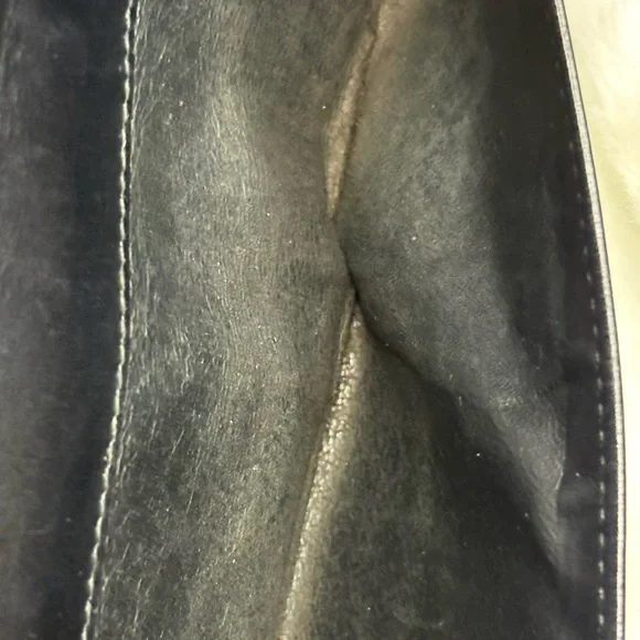 Gucci Black Leather Wallet with Silver Logo - Picture 12 of 12